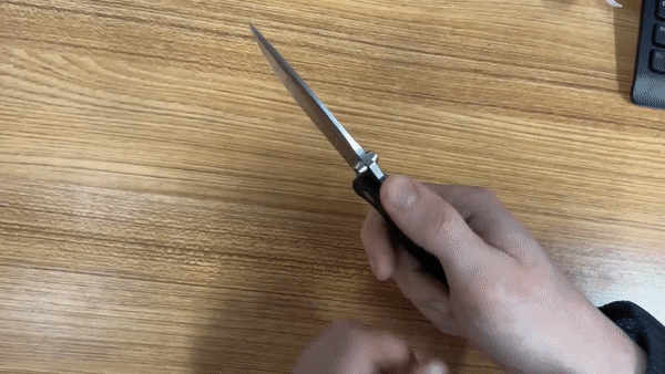How to Close a Beta Plus lock pocket knife