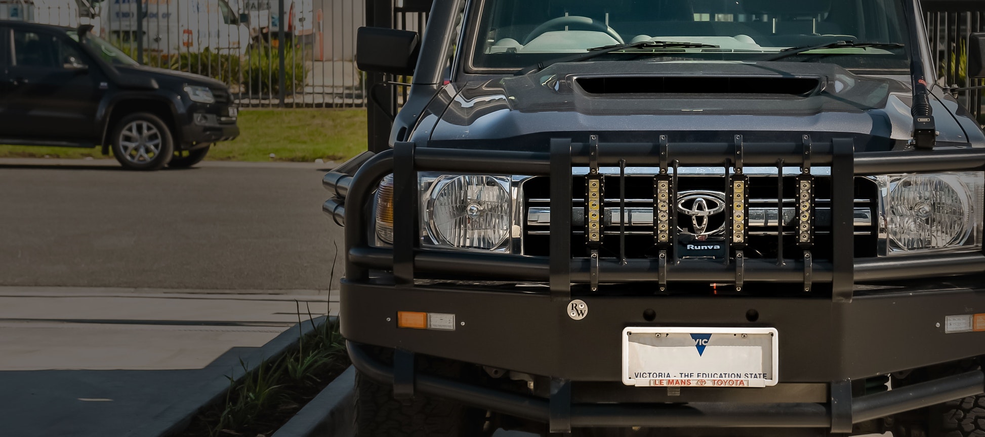 Stedi ST3K 7.5 inch lightbar mounted on Toyota