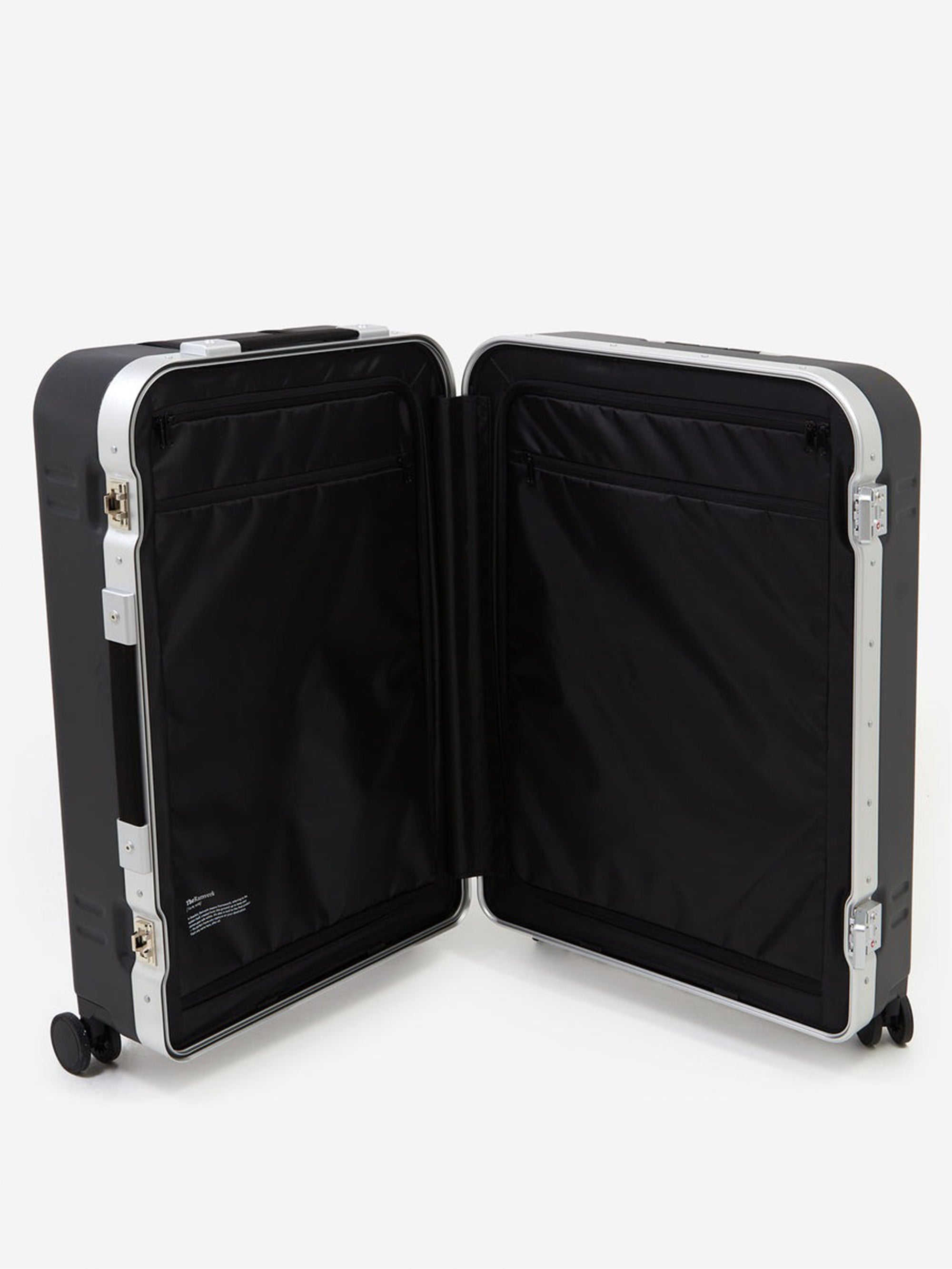 Db Ramverk Pro Check-in Luggage Medium - Black/Silver