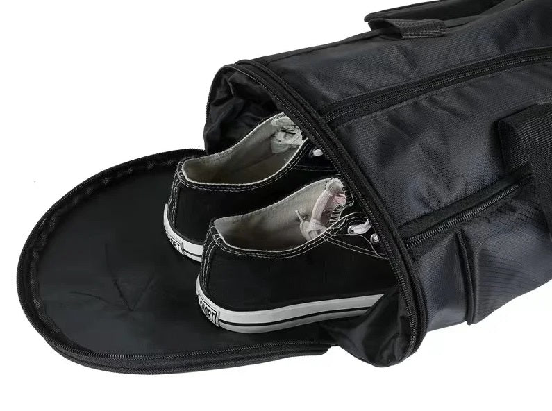 Bolsa esportiva com alças acolchoadas, com zíper e grandes compartimentos internos