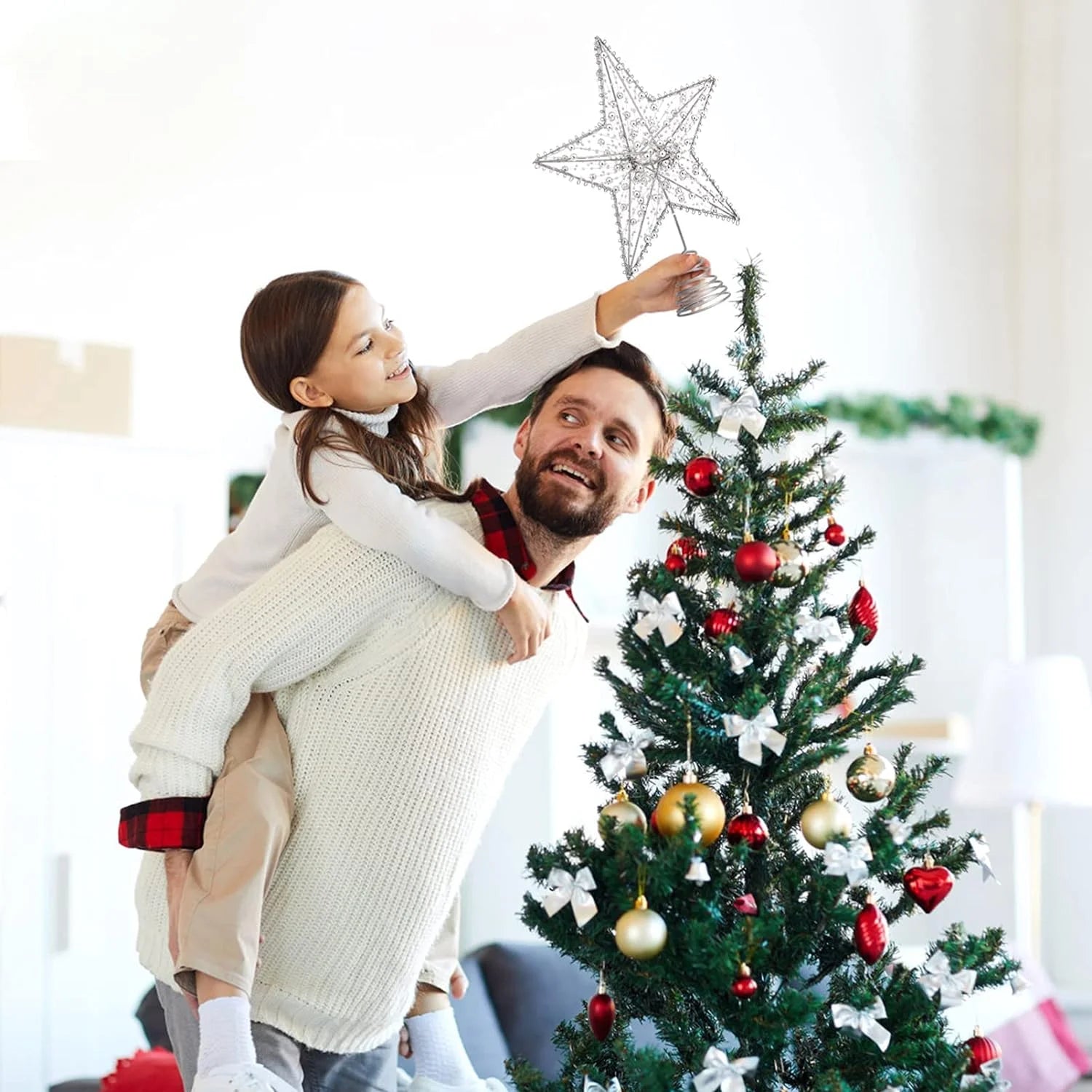 Estrela dourada para árvore de Natal, símbolo de elegância e sorte. Adicione brilho à sua celebração com nosso topper de ferro resistente