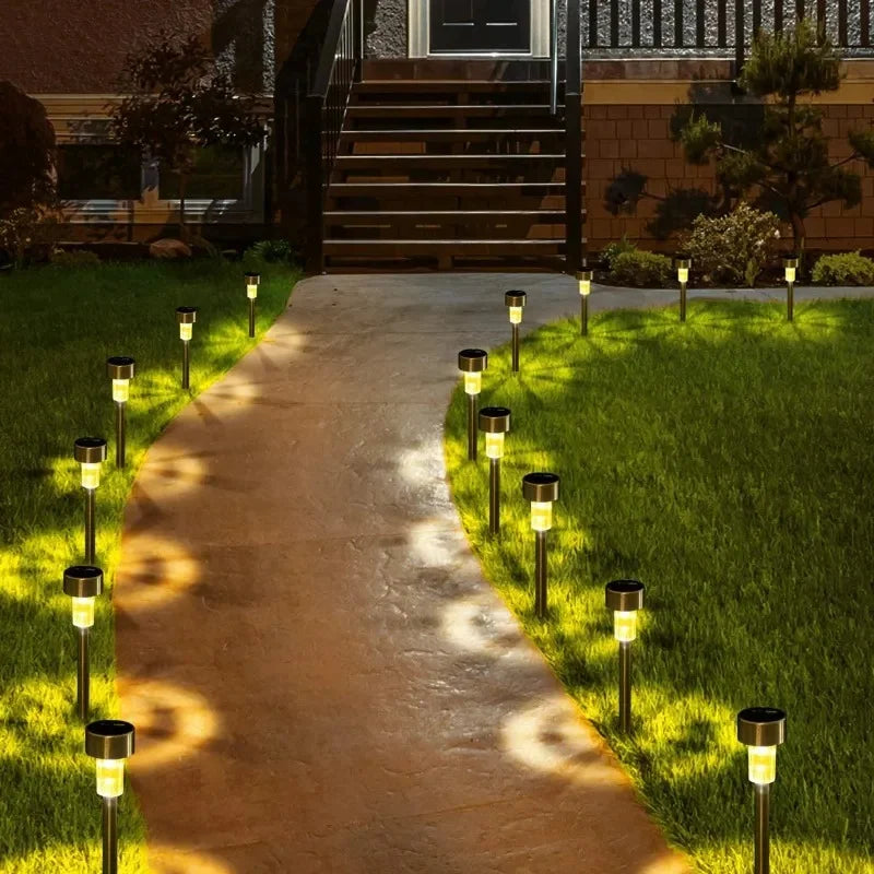 Luminária Solar para Caminho: Sustentabilidade noturna com eficiência energética. Resistente à água, até 10 horas de iluminação. Transforme suas noites