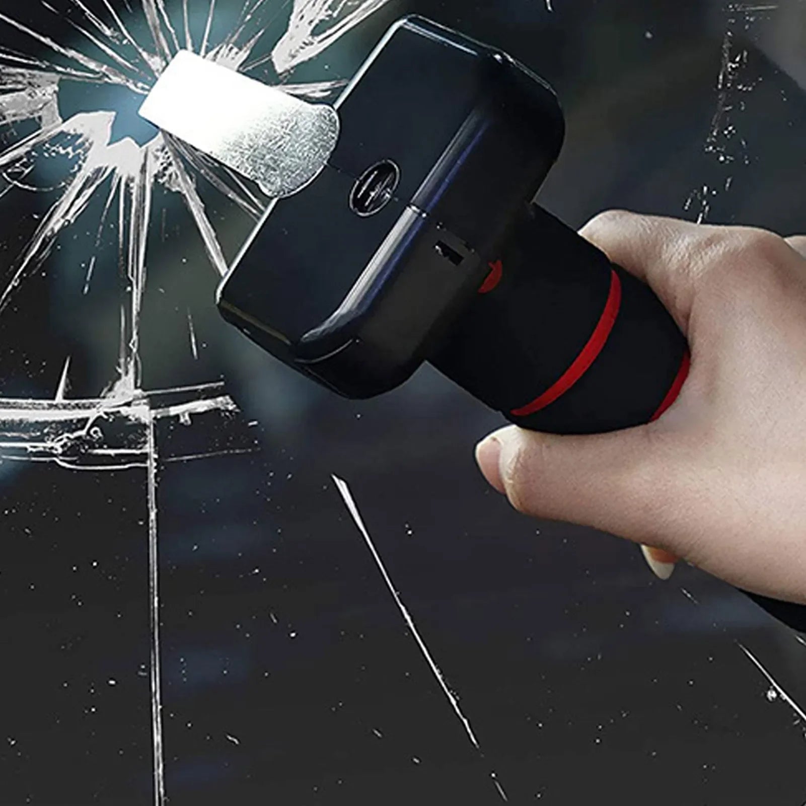 Suporte de Segurança Universal para Carros: A solução para entrada/saída segura, com cortador de cinto de segurança e quebra-vidros de emergência.