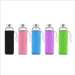 5 botellas deportivas de vidrio con fundas coloridas