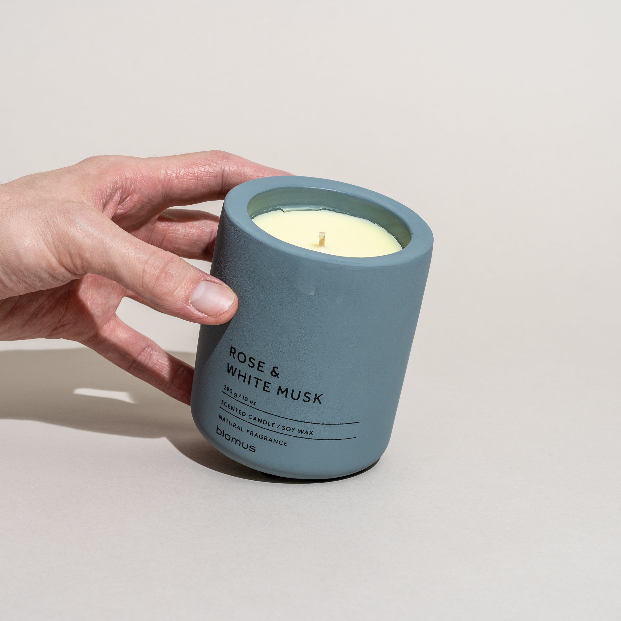 Concrete Candle - Large (Rose & White Musk)