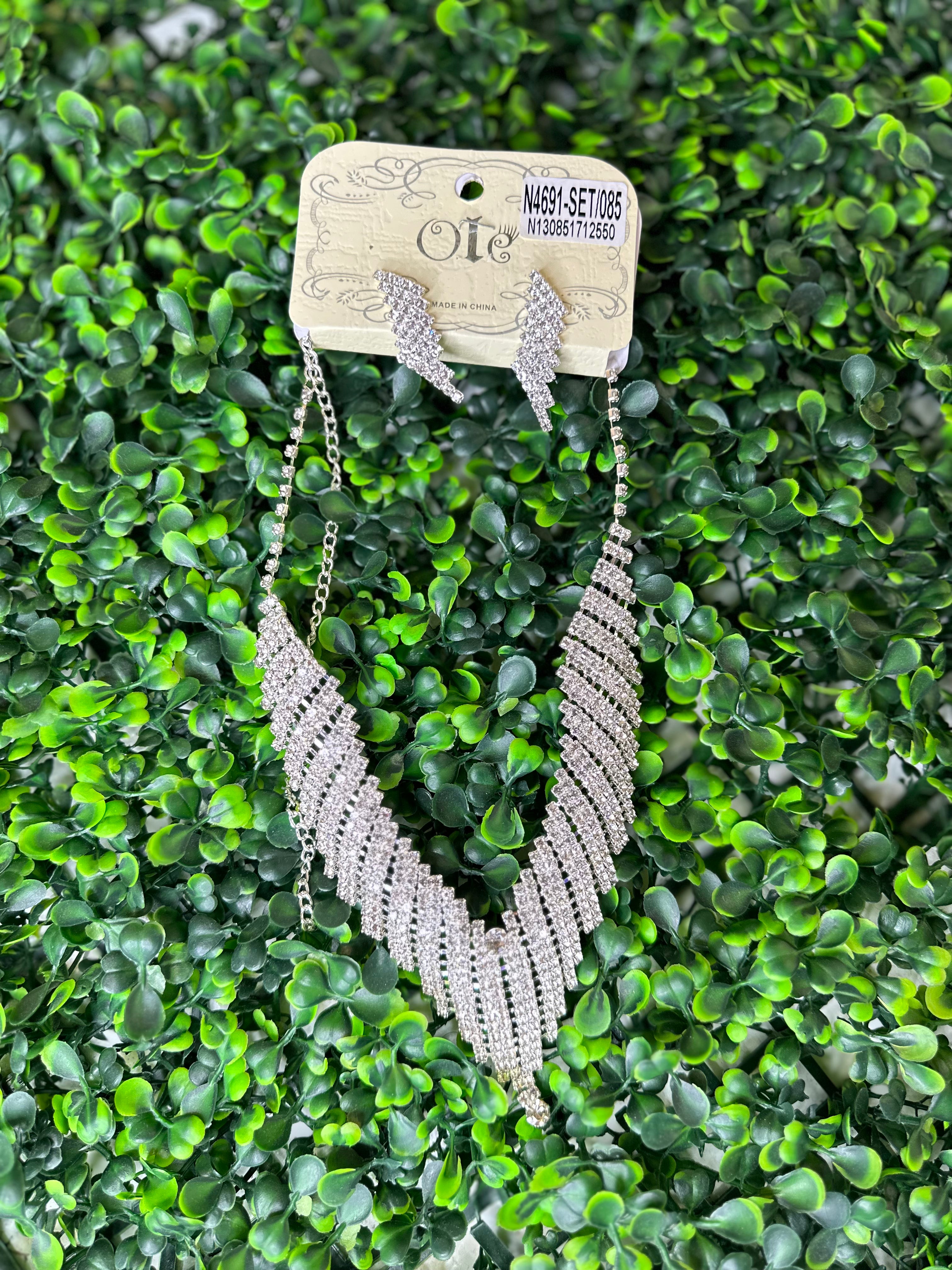 Prom Queen Fashion Necklace Set