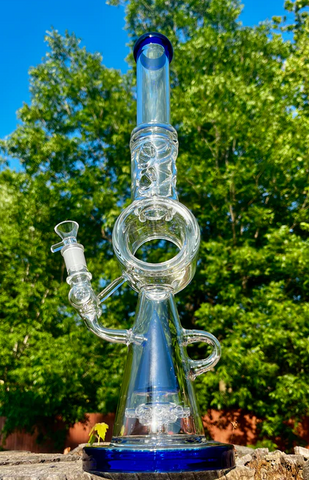 18" Donut Perc Glass Bong: Mesmerizing Visuals, Smooth Hits, and Unmatched Quality Big Bong