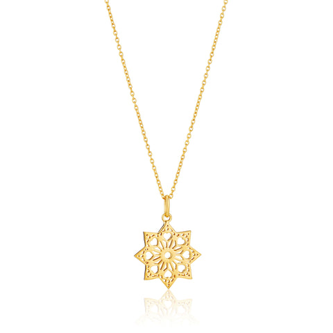 Queen of hearts gold pendant