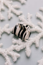 Melted Mini Claw Clip in Black & White