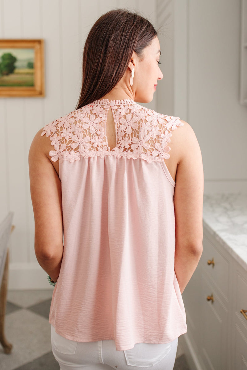 累計販売2万枚突破！ 新品未使用！CHEST LACE TUCK BLOUSE