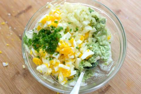 simple avocado egg salad