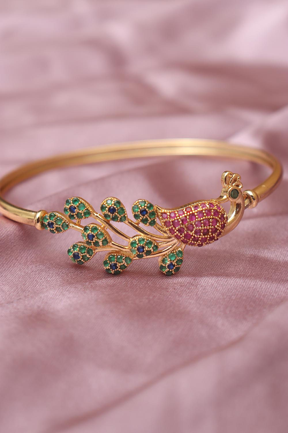 Peacock 22kt Gold Ladies Bracelet