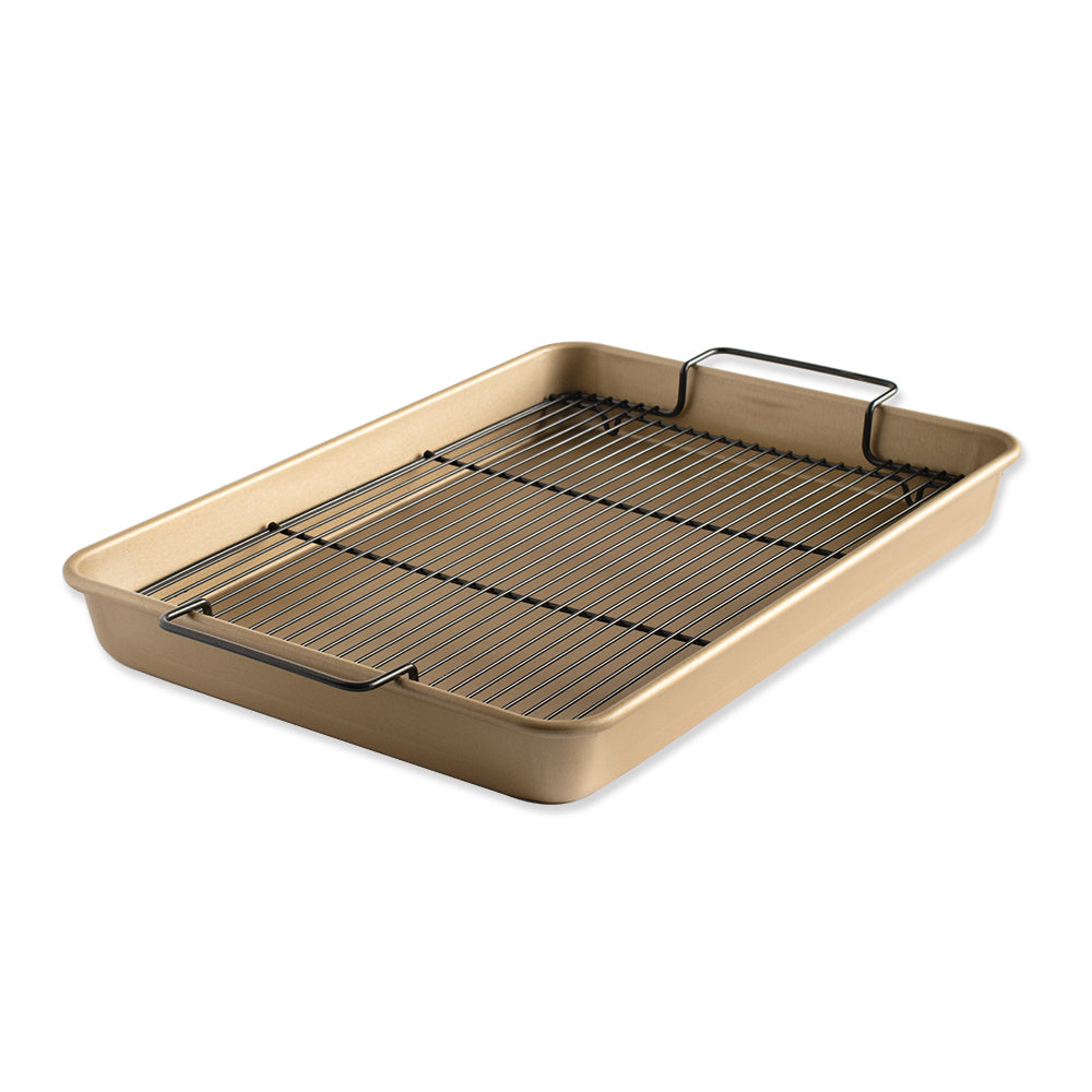Nordic Ware Slanted Bacon Tray with Lid 