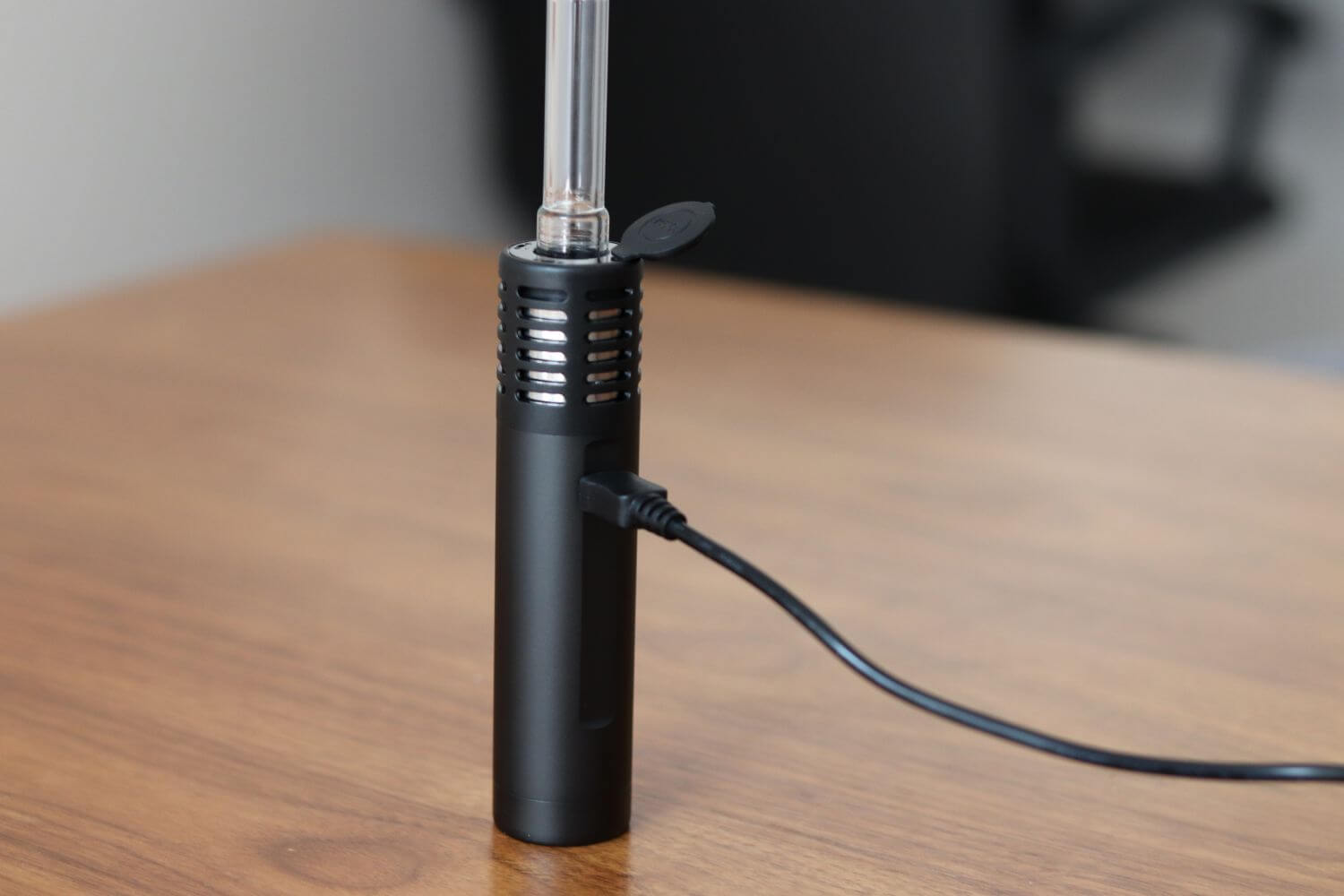 Arizer Air 2 vaporizer charging