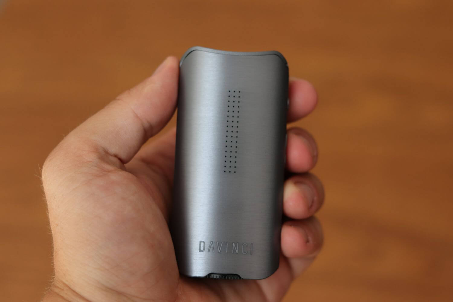 Davinci IQ2 vaporizer in hand