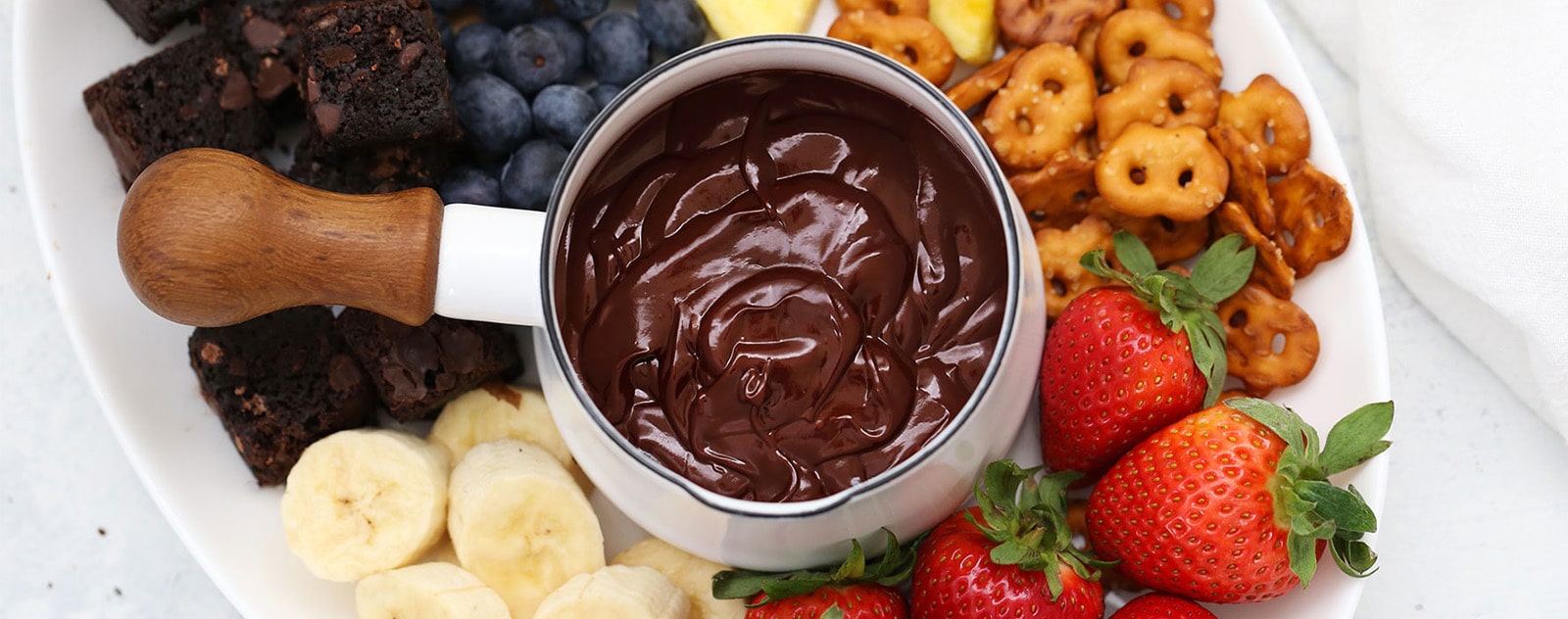 Fondue au Chocolat Avec des Fruits Frais