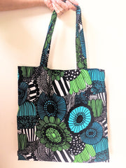 Who wouldn't want a present that comes in a reusable bag with a stylish design?