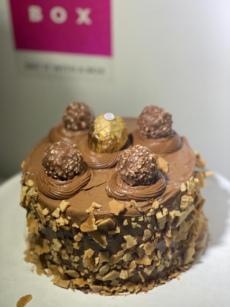 Pastel de Ferrero Rocher ::.. – Gift Box Inc