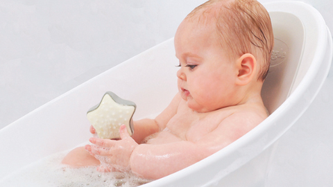 shnuggle baby bath with wishy bath toy