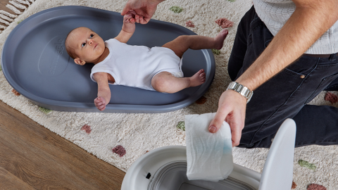 So why purchase the Shnuggle Eco Touch Nappy Bin?
