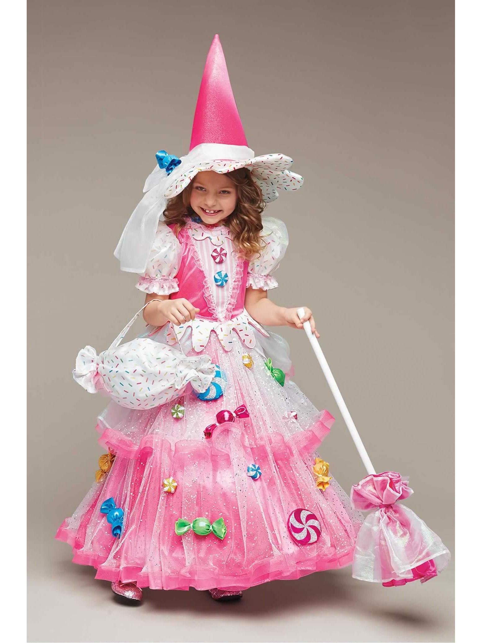 Костюм карамельки. Костюм на новый год для девочки. Карнавальный костюм конфетка для девочки. Платье конфетка для девочки на новый. Новогодний костюм Карамелька для девочки.