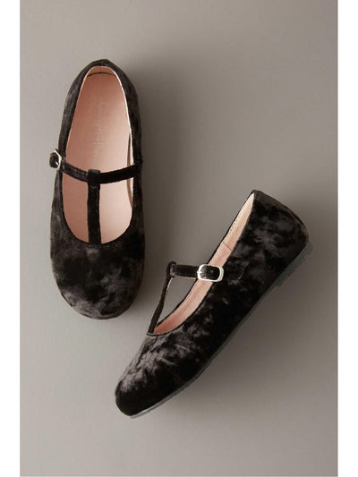 girls black velvet shoes