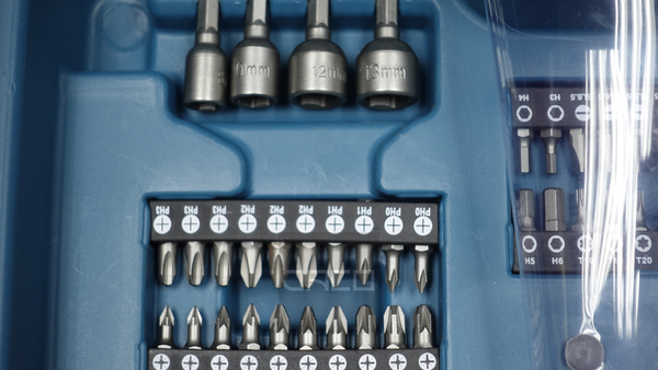 makita-hp333dsax1-screwdriver-bits-2