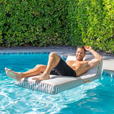 22112108_Big-Joe_Lux-Inflatable-Chaise_Inflatable-Pool-Float_Black-and-White-Cape-Stripe_Premier-Mesh_Lifestyle-1.jpg__PID:2a1a89a7-a4cb-4fab-b29c-13071ee859ad