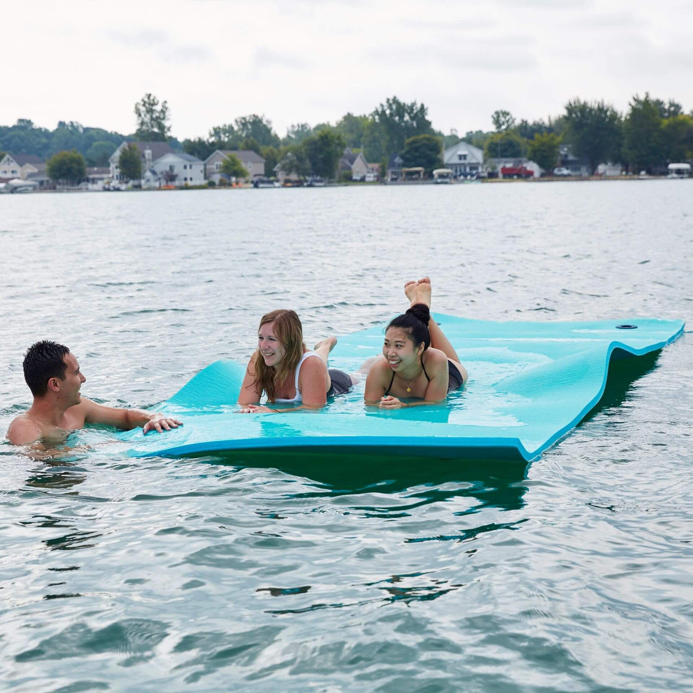 9 Best Floating Water Mats and Pads for Lakes (2023) - SUP Scout