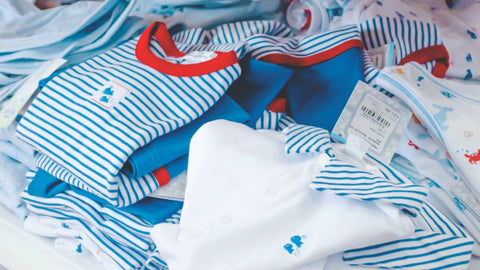 Kleidung für Babys