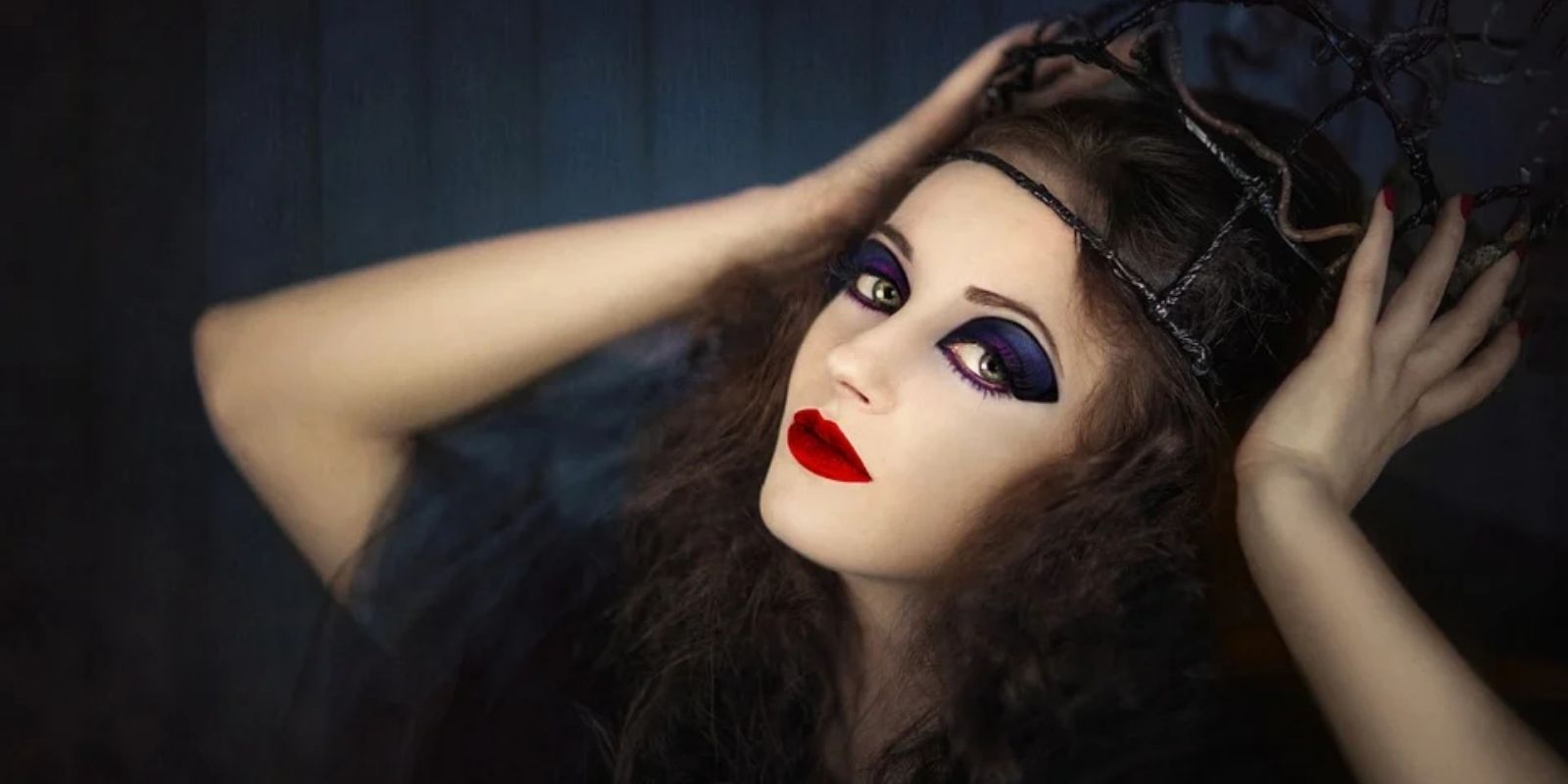 Gothic-girl-make-up