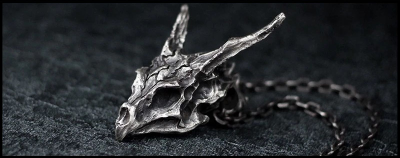 skull-necklace-dragon