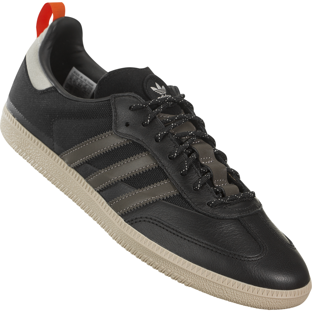 adidas ee5590