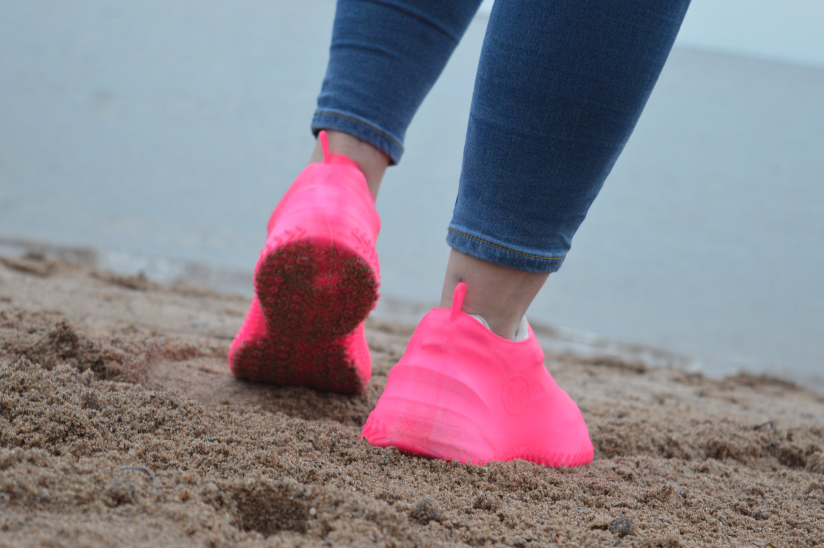beach shoes that keep sand out