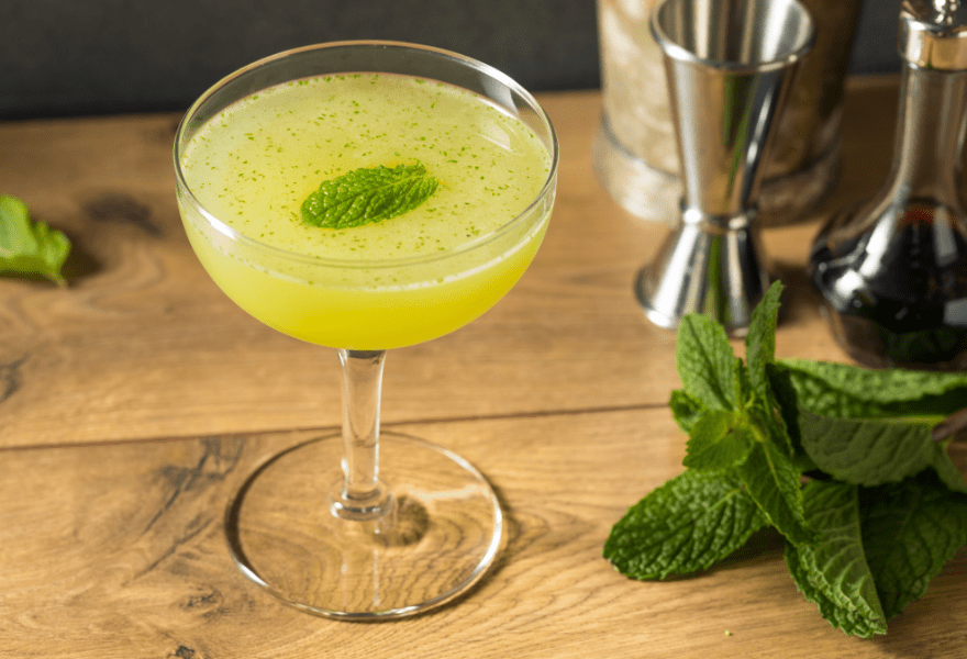 Non-alcoholic Southside mocktail made with Sans Bar Notting Hill Stroll 