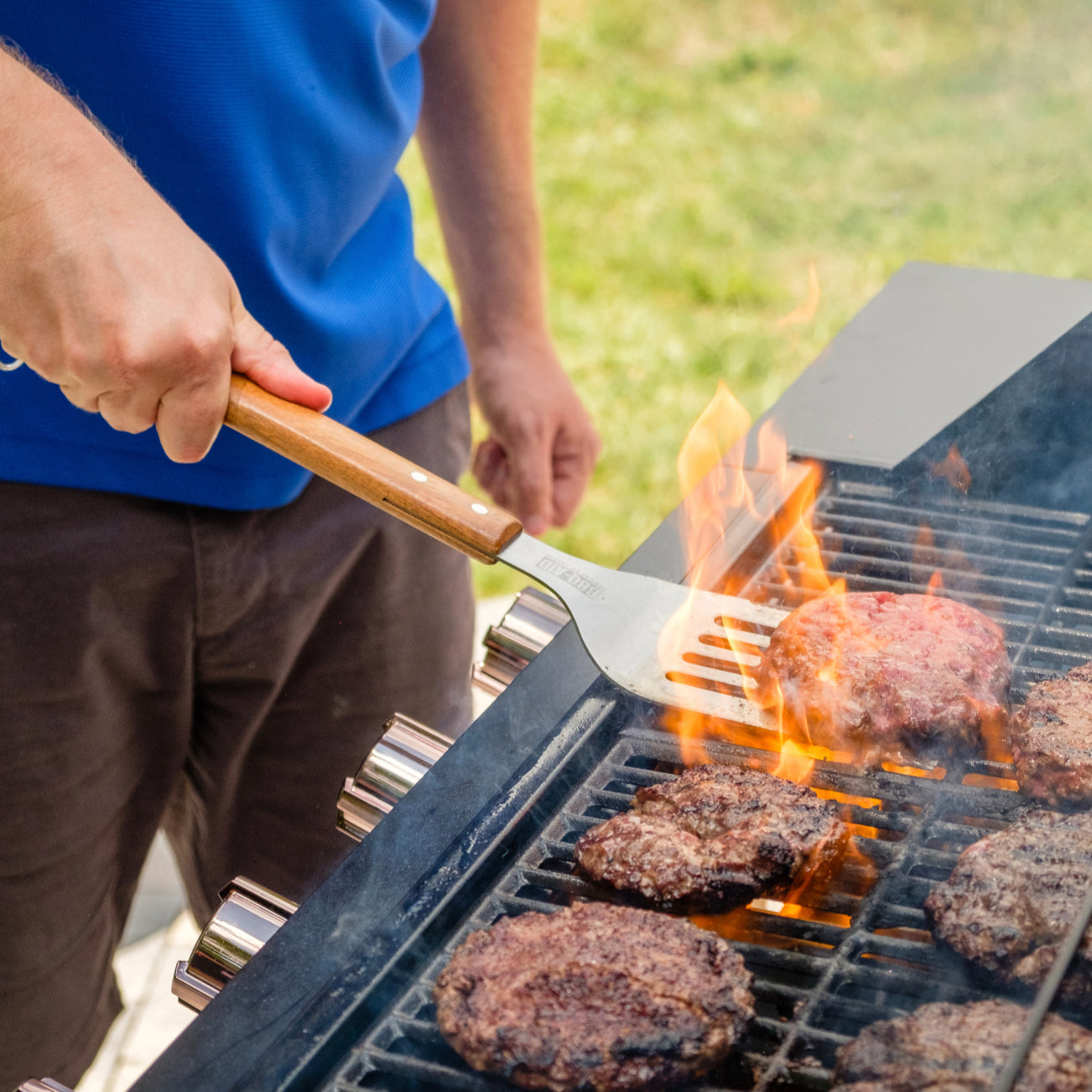 BBQ-Aid Grill Brush & Scraper - BBQCLEANINGBRUSHSTICKERLESS