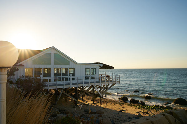 hotel overlooking the ocean