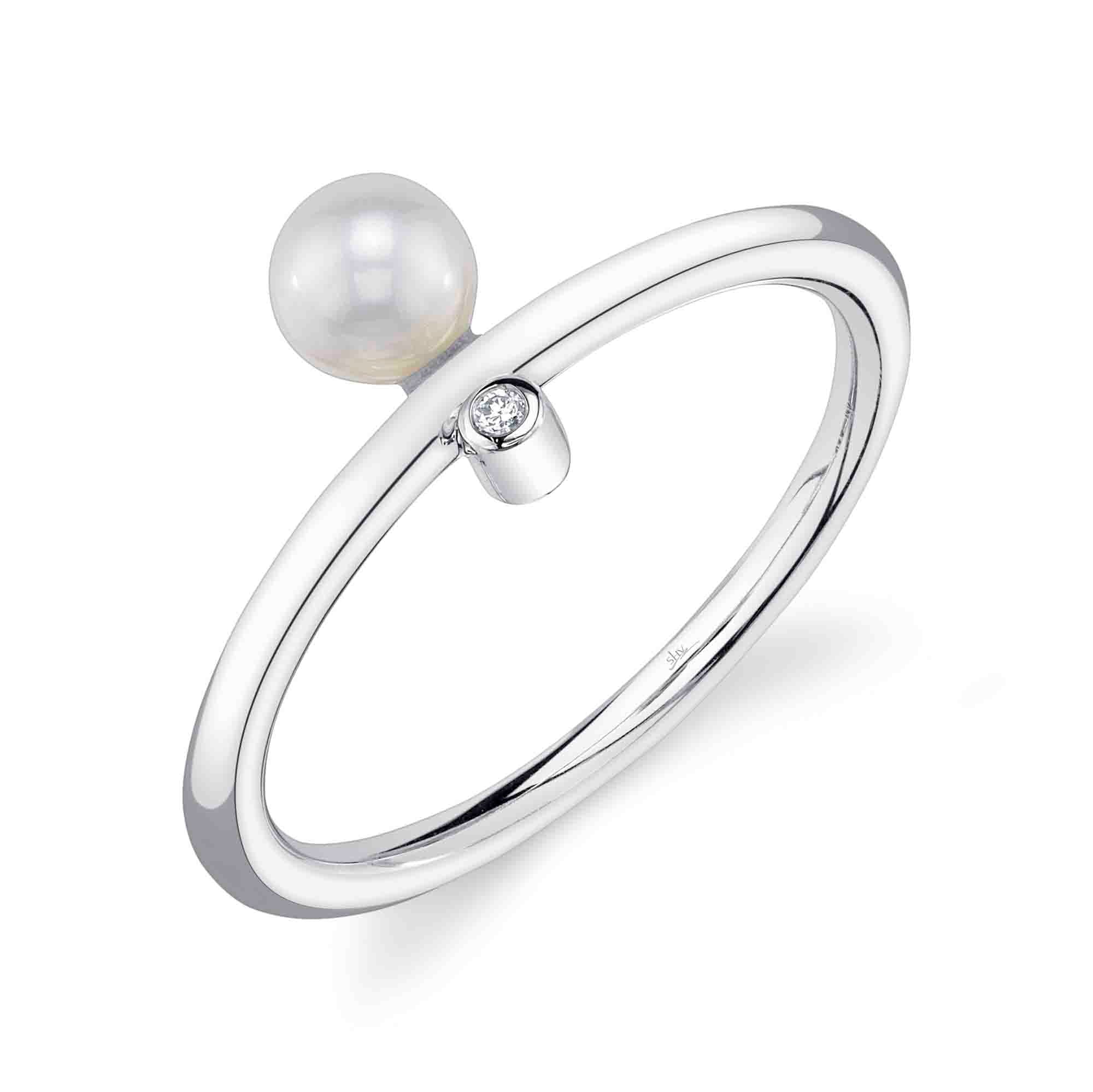 0.01CT DIAMOND & CULTURED PEARL BEZEL RING
