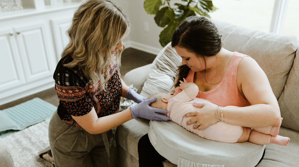 Breastfeeding Consultant Supports Young Mother to Overcome Problems