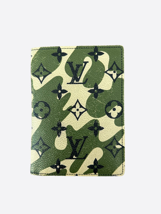 inside louis vuitton passport cover