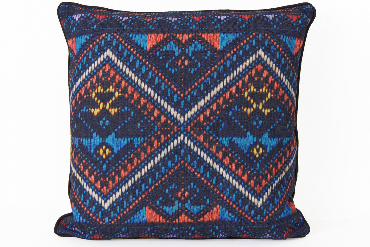 Pillow with printed embroidery pattern | Modshop - ModShop