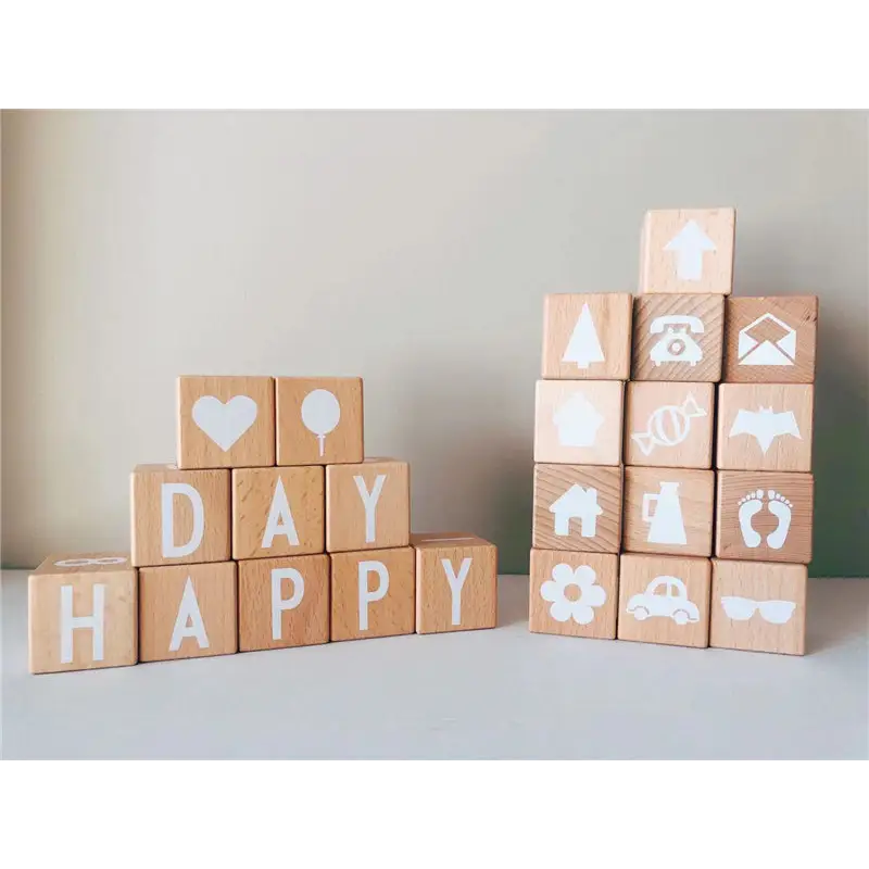 26 Holzwürfel Buchstaben und Muster: Dekoration oder Montessori-Spiele? –  kidyhome
