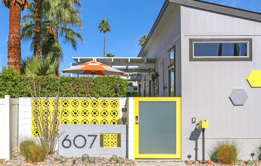 View of Small Home at Palm Springs Mobile Club in Palm Springs, CA featuring an address monument with 15" Palm Springs numbers from Modern House Numbers