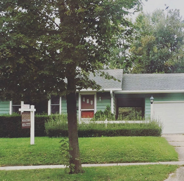 'Before' photo of midcentury modern ranch home in Wisconsin