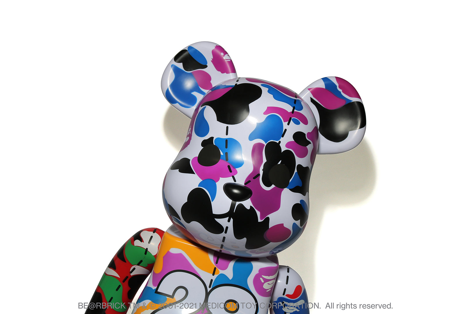 A BATHING APE 28TH ANNIVERSARY BE@RBRICK BAPE CAMO 1000%