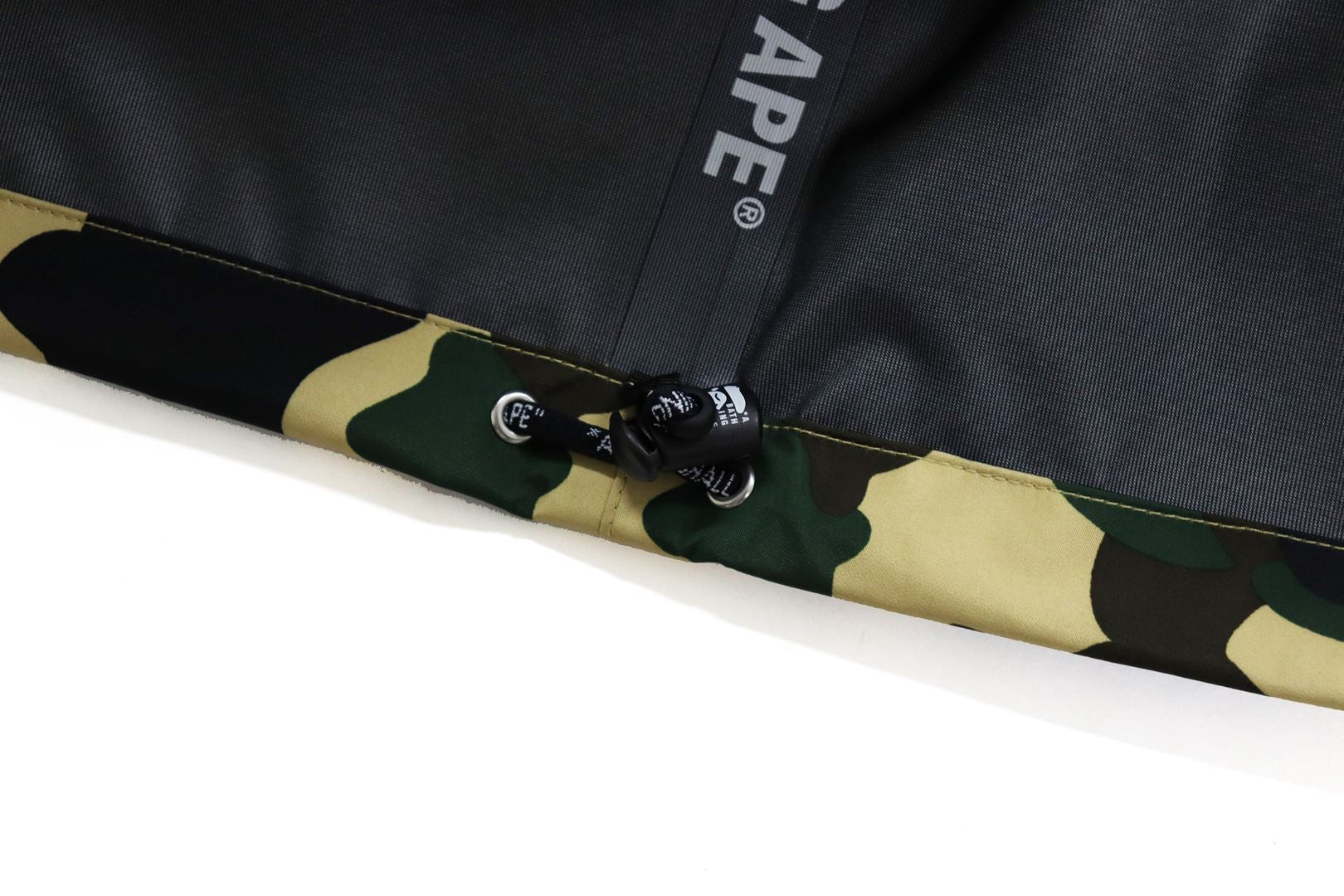 GORE-TEX 1ST CAMO SNOWBOARD JACKET