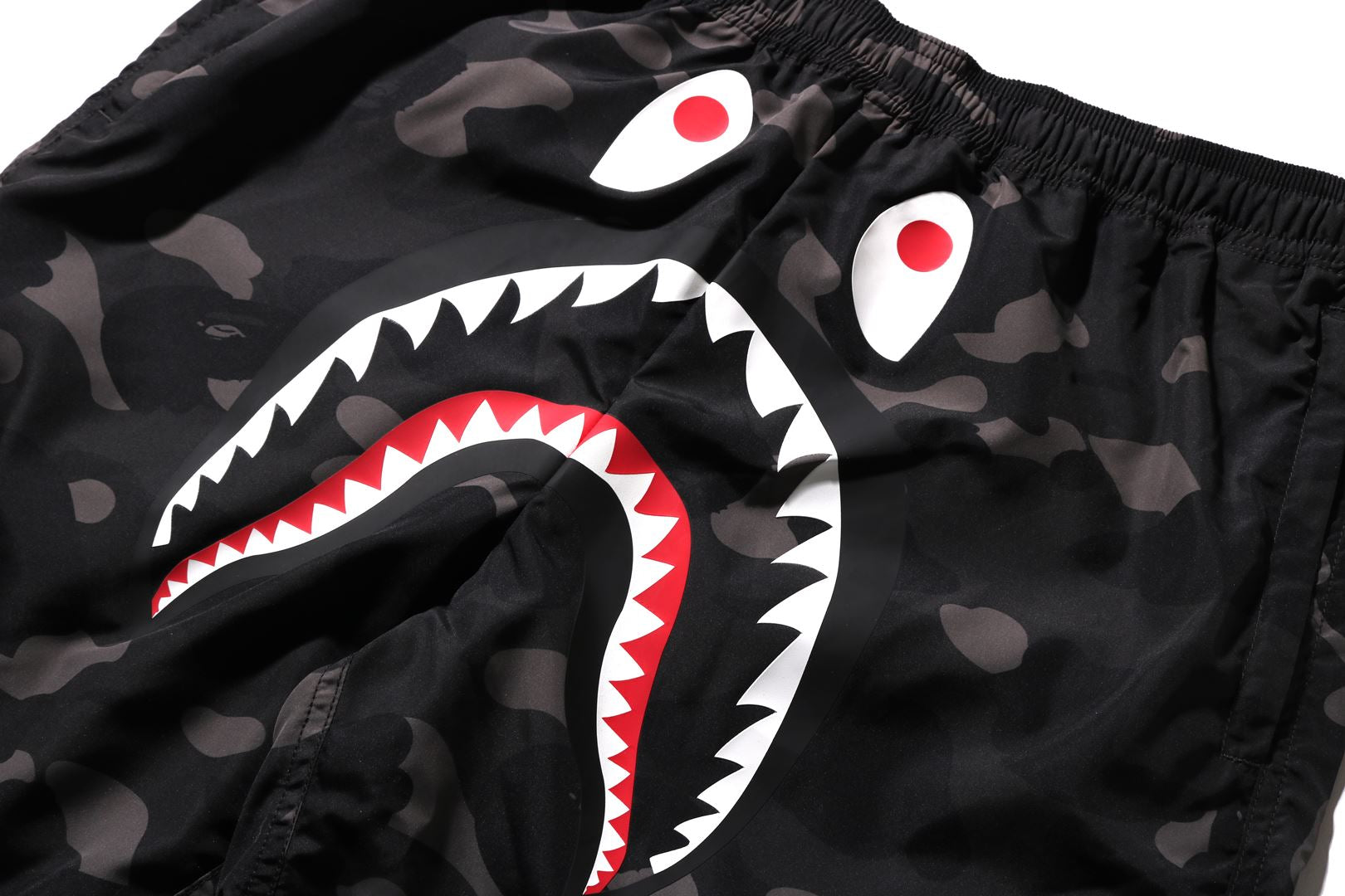 COLOR CAMO SHARK BEACH SHORTS