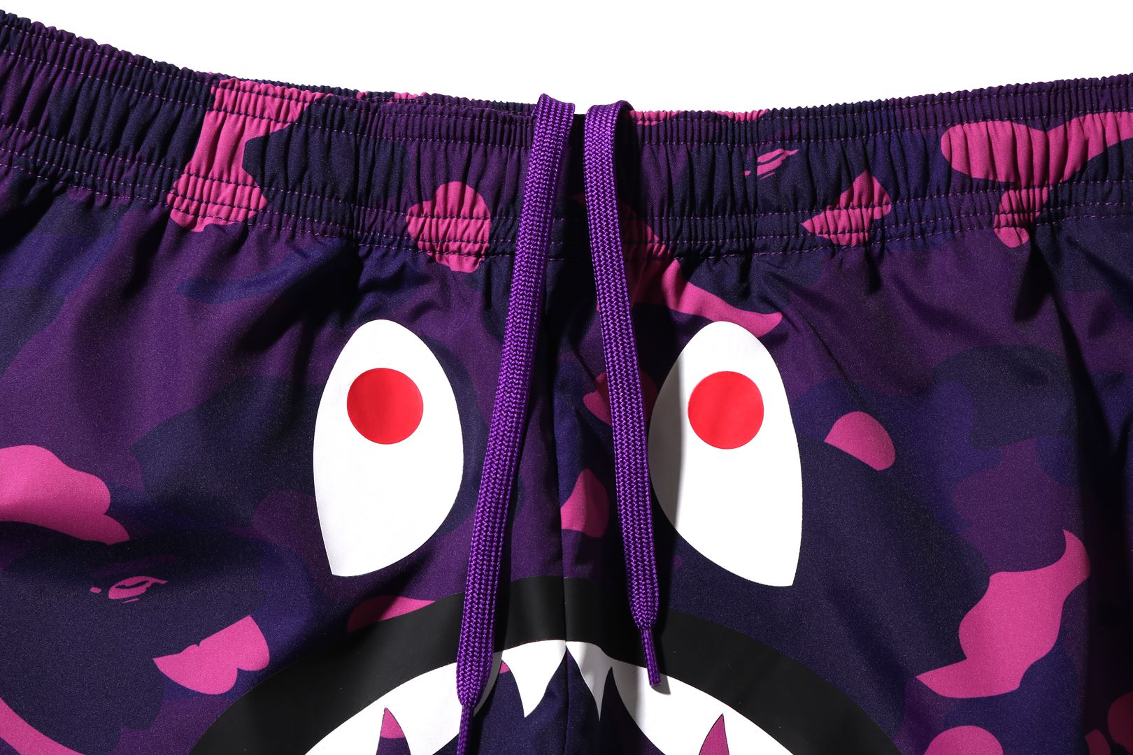 COLOR CAMO SHARK BEACH SHORTS