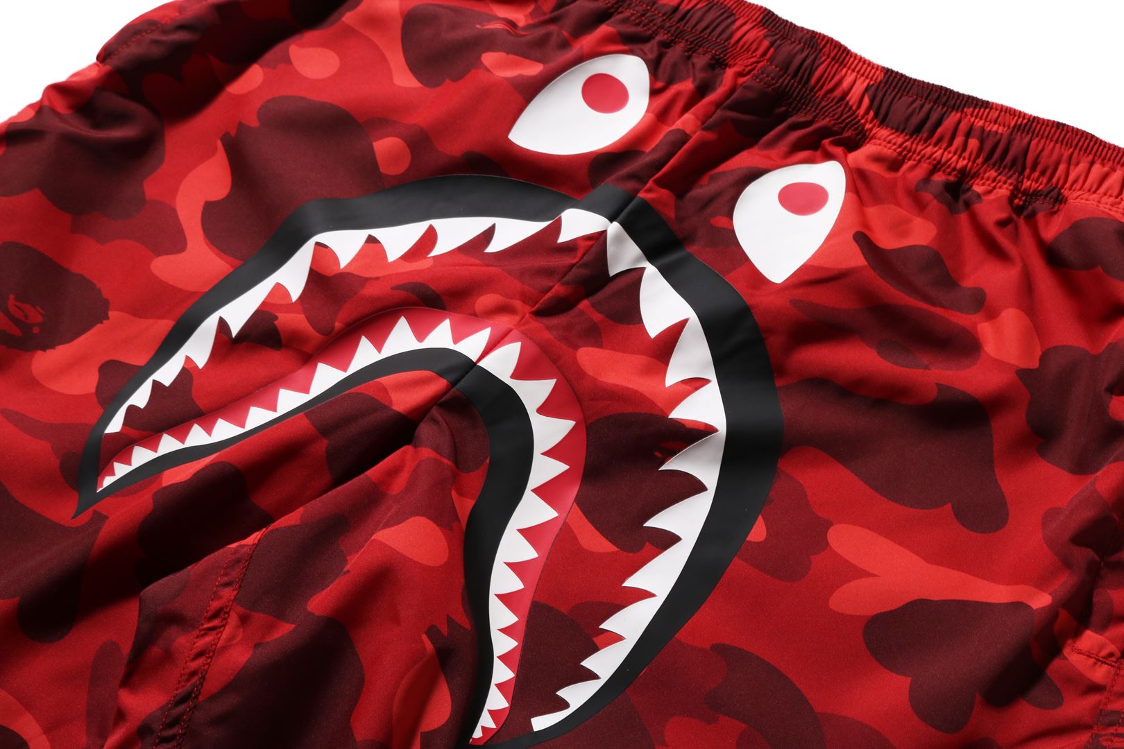 COLOR CAMO SHARK BEACH SHORTS