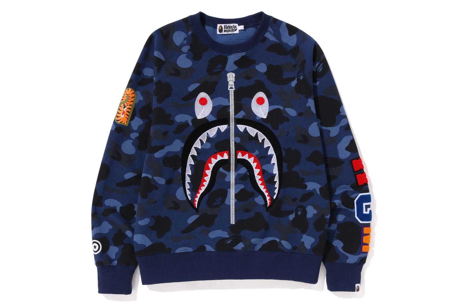 COLOR CAMO EMBROIDERY SHARK CREWNECK